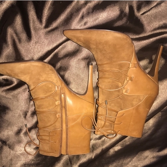 SUEDE LEATHER STILETTO NWOT - Picture 3 of 6